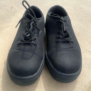 Avenger Steel toe women’s converse style work , oil & slip resistant w 7 1/2